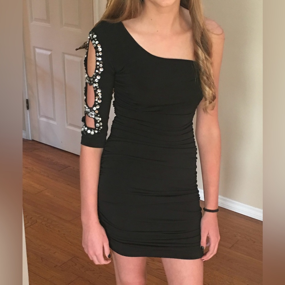 Black One Sleeve short dress
